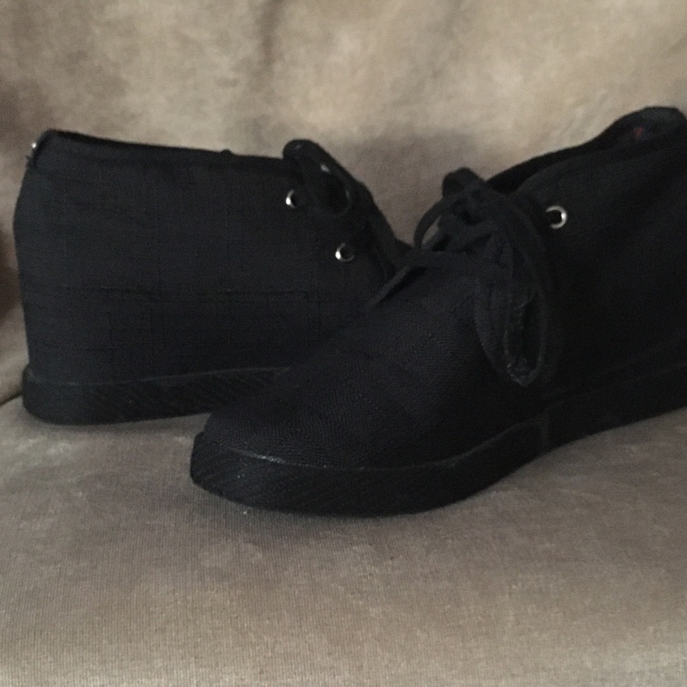 ALDO Woman’s Ankle Boots / Booties - Picture 3 of 6